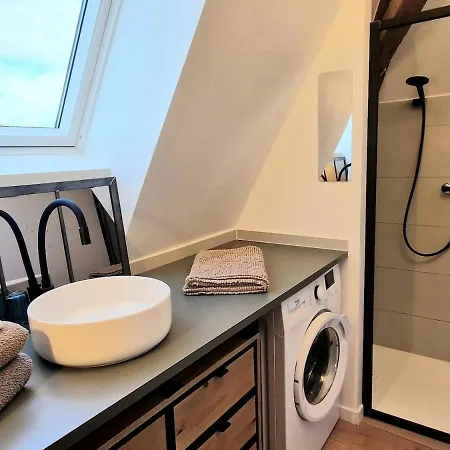 Comme Des Oiseaux Perchés, For 2-3 Guests With Patio Appartement *